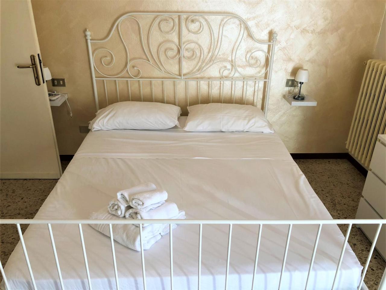 Isa Sirmione Apartments Eksteriør bilde